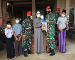 GRUP KOPASUS 1 MEMBERIKAN BATUAN K