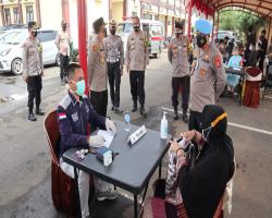 Alumni AKPOL 1991 Tinjau Vaksin Presis