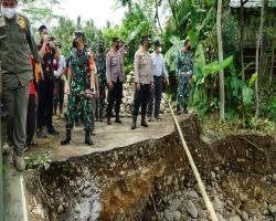 Dandim Purbalingga Tinjau Jembatan Put