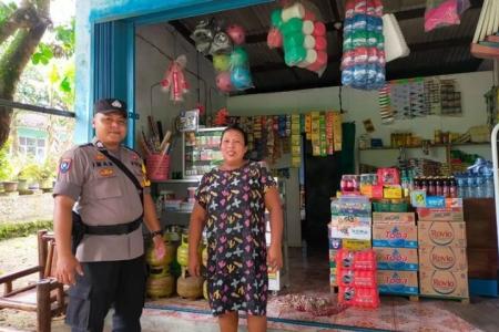 Sambangi warga Polsek Maja Polres Leba