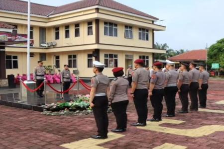 Kapolres Lebak Pimpin Upacara Kenaikan