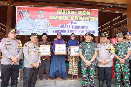 KAPOLDA JATENG  DAN PANGDAM IV DIP