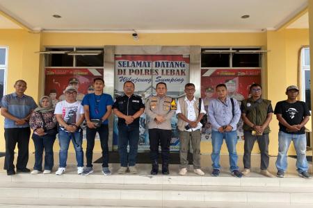 KOALISI ORGANISASI PERS BERSATU (K