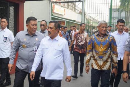 Menteri Imigrasi dan Pemasyarakatan Perhatian Terhadap Over Kapasitas 