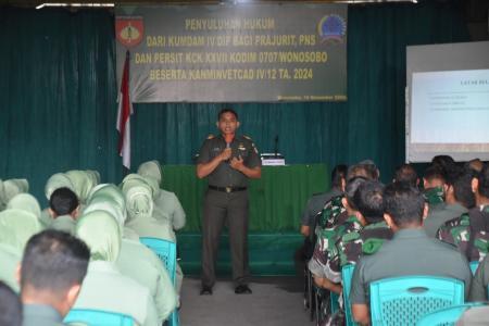 Anggota Persit Mendapatkan Pengarahan 