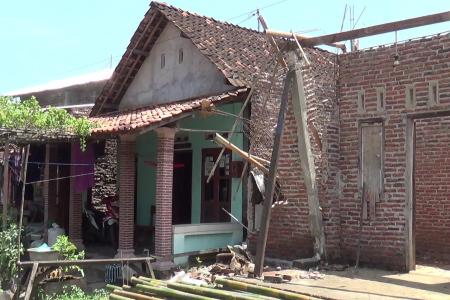 ATAP RUMAH WARGA GONDANG CEPIRING 