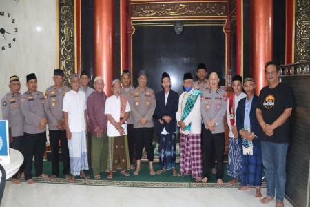 SUBUH BERJAMAAH, POLRES NGANJUK GA