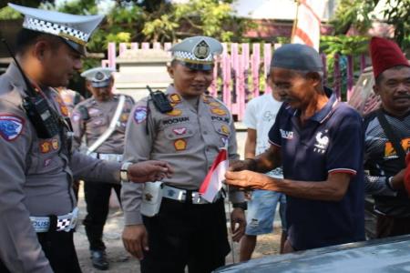 POLISI GELORAKAN SEMANGAT NASIONAL