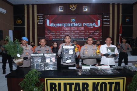 OPERASI TUMPAS NARKOBA POLRES BLIT
