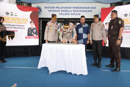 KAPOLDA JATIM RESMIKAN DAPUR SPPG 