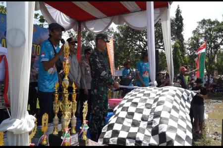 Balap Traktor Perdana di Gelar di Purb