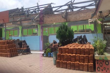 REVITALISASI SDN 2 POGALAN DIDUGA 