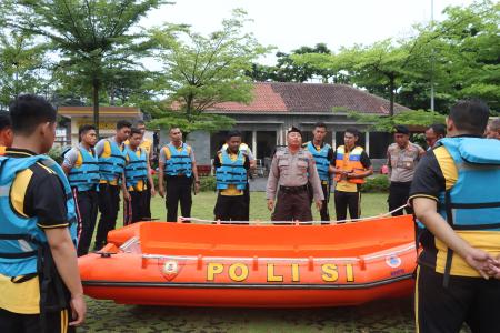  Polres Demak Siagakan Personel Terlat