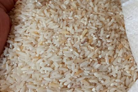 DUH, BERAS BANSOS BULOG BERWARNA K