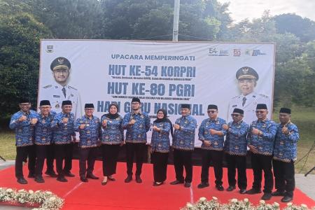 UPACARA BERSAMA HUT PGRI KE-80 DAN