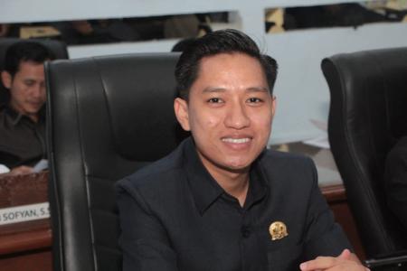ANGGOTA DPRD LEBAK ANGKAT BICARA P