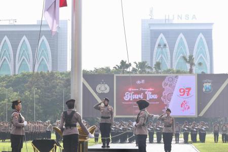 Polda Jatim Peringati Hari Ibu Tekanka